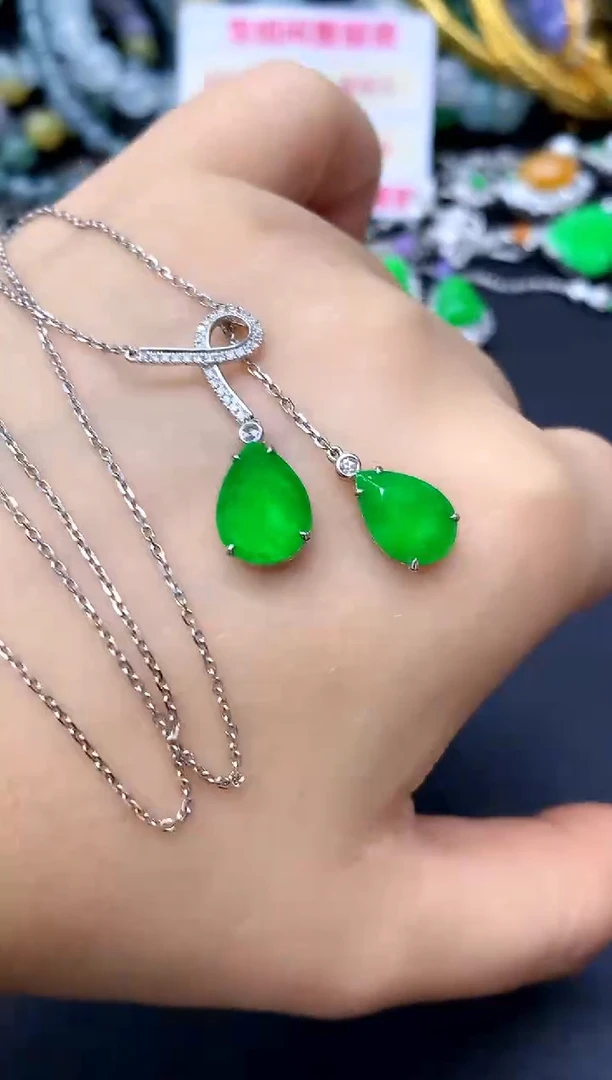 颈饰18K金镶嵌翡翠403-中国好珍宝