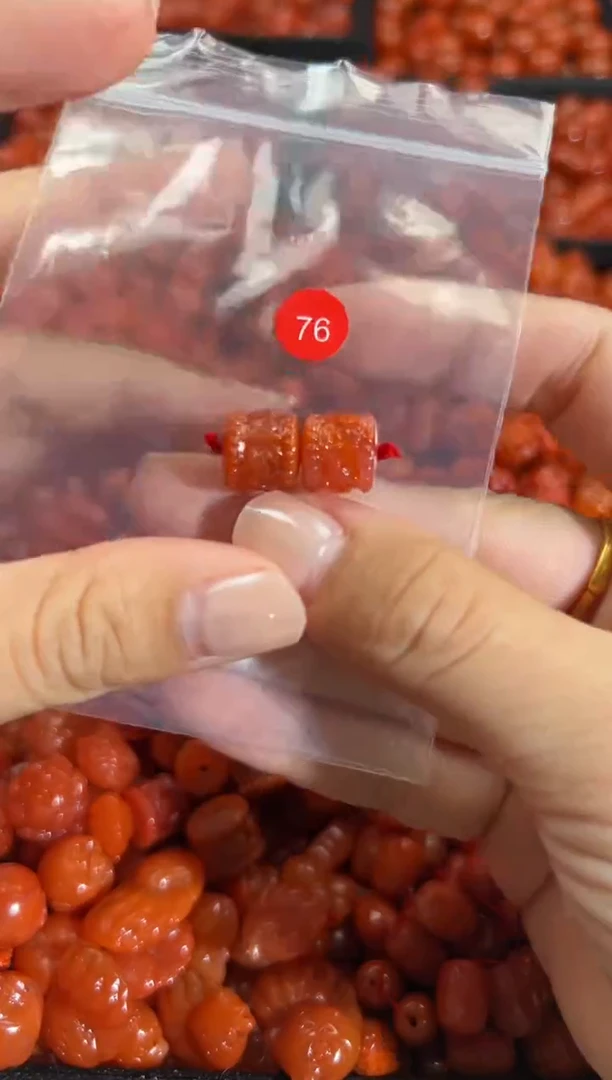 颈饰未镶嵌南红玛瑙1