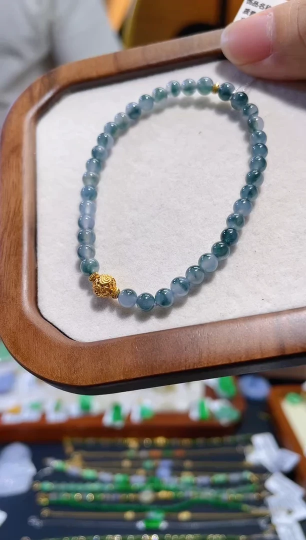 颈饰未镶嵌翡翠手串