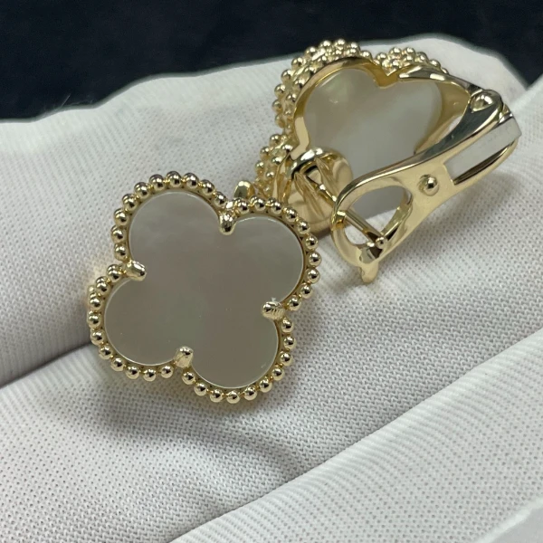 【CHERISH】18k  k黄 贝母四叶草耳拍