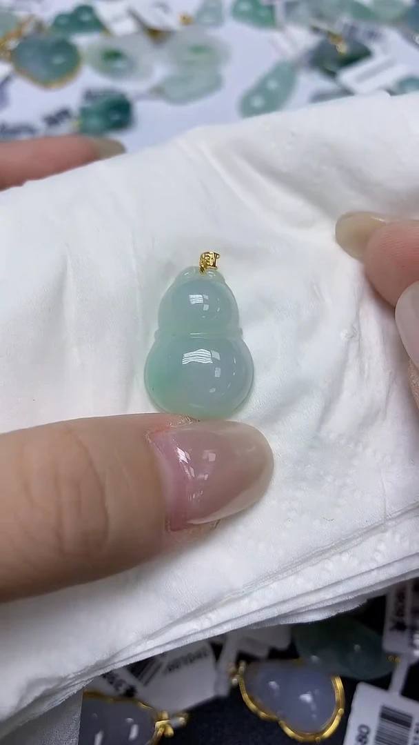 翡翠18K金镶嵌颈饰天然缅甸翡翠A货