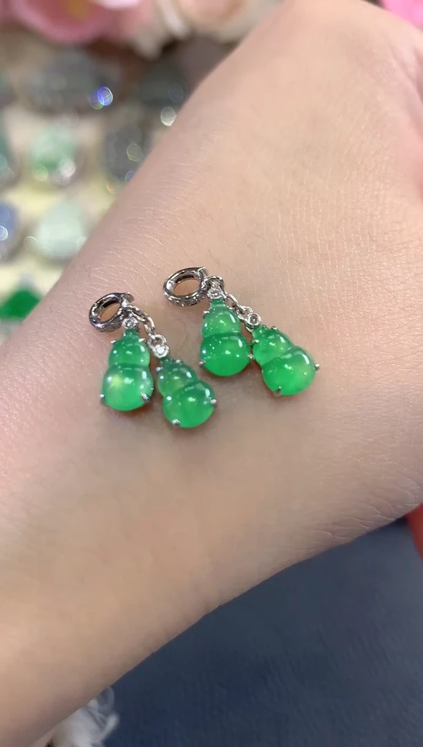 吊坠(不含链)18K金镶嵌翡翠春日珠宝 C4多样性一件发