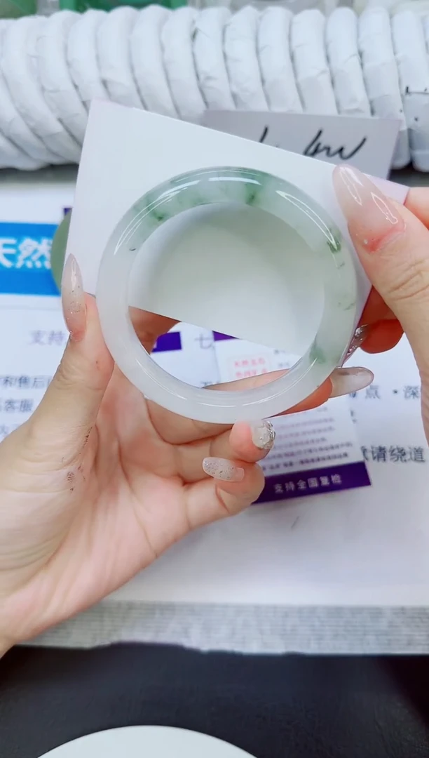 未镶嵌手镯石英质玉186/57