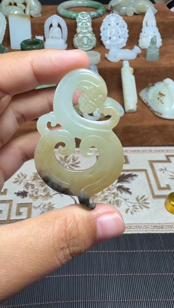 颈饰未镶嵌和田玉1