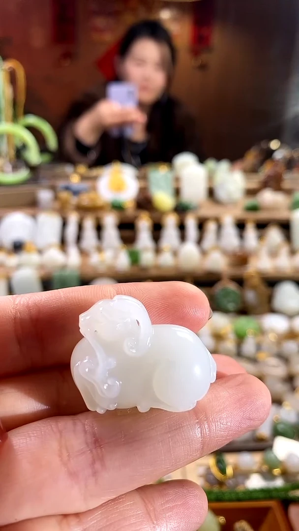 【闪购商品】和田玉吊坠未镶嵌。