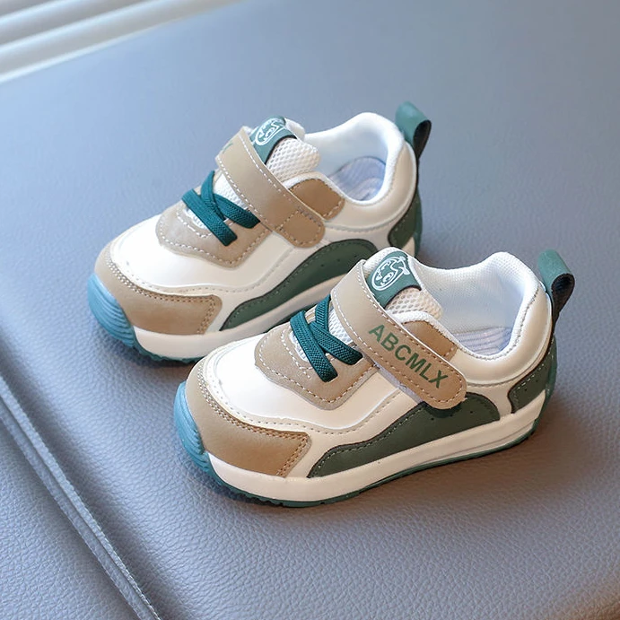 男女宝宝皮面小白鞋透气软底春秋季1-5岁3儿童运动鞋婴幼儿学步鞋