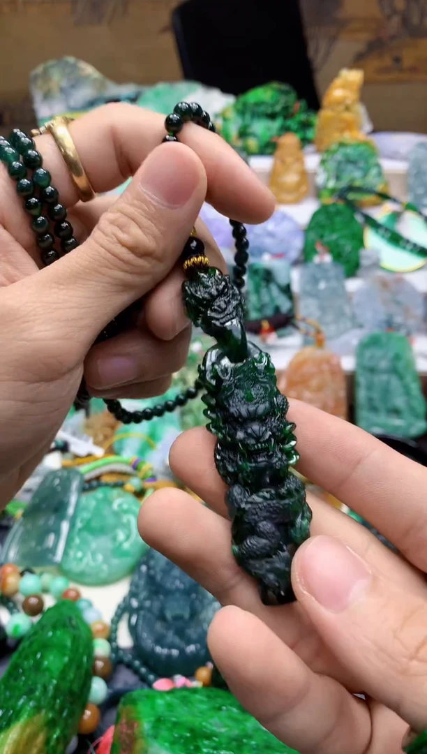 颈饰未镶嵌翡翠湖****梦天然A货翡翠
