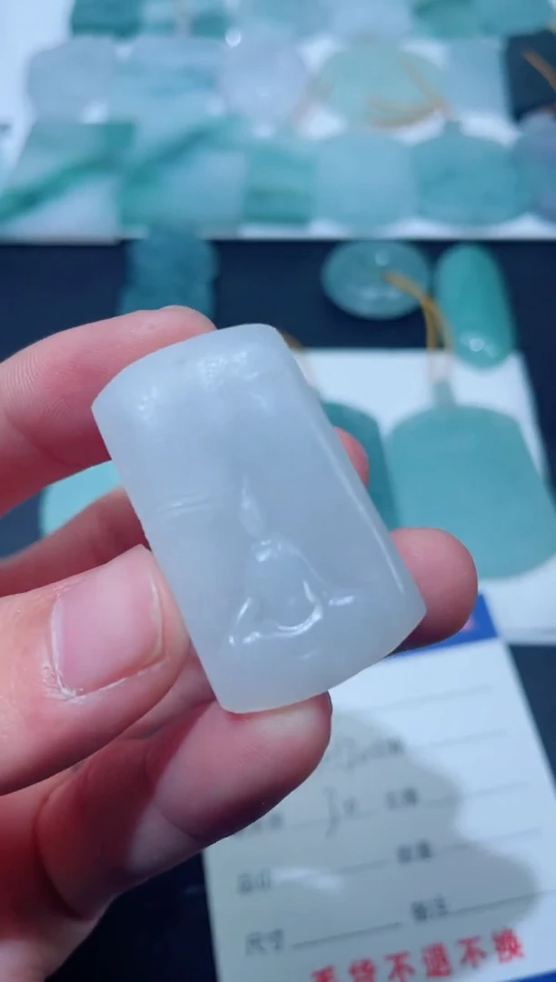 【闪购商品】定制翡翠未镶嵌翡翠a货   未镶嵌