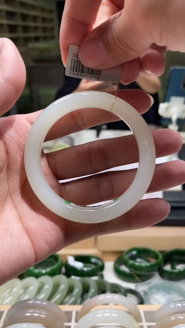 未镶嵌手镯和田玉53圈口 4570