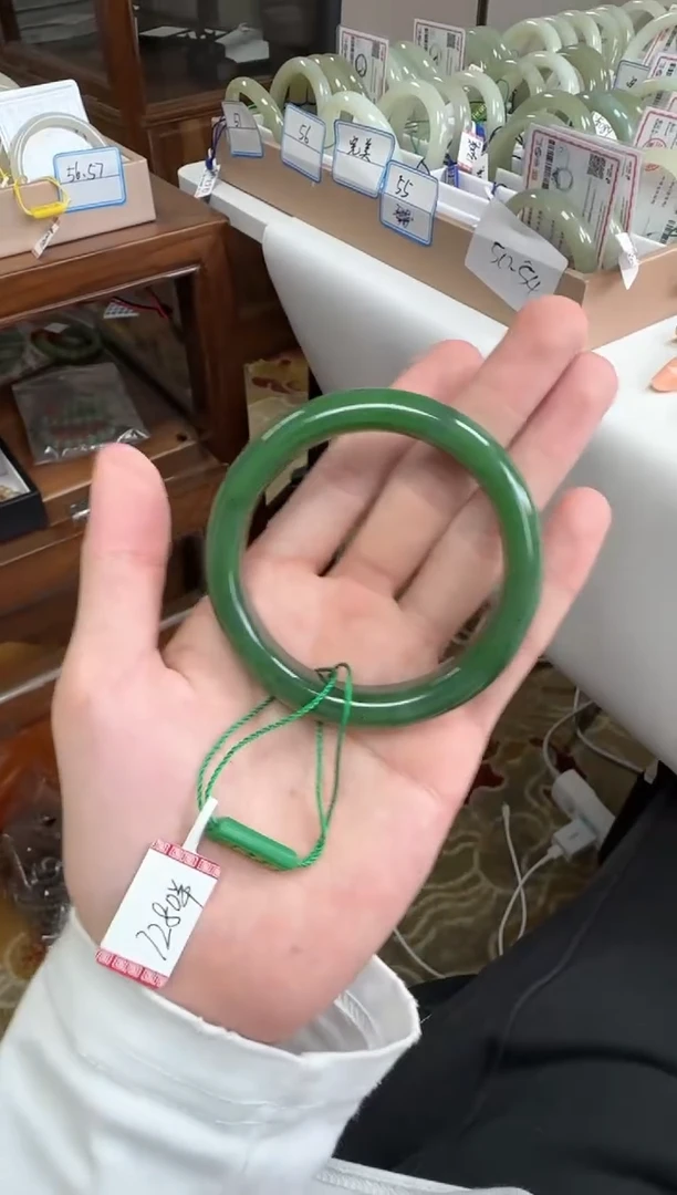 未镶嵌手镯和田玉58