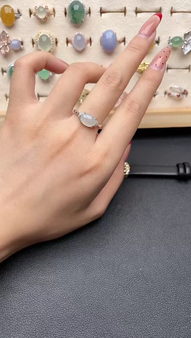 【闪购商品】翡翠戒指银S925镶嵌一物一证一礼盒