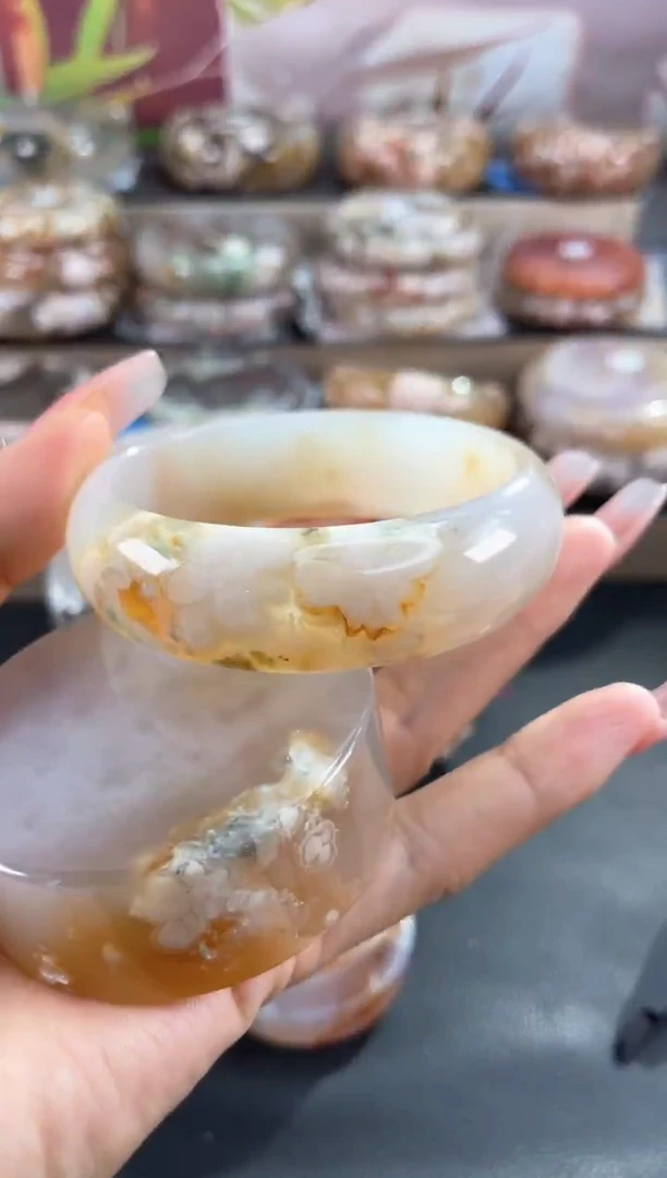 未镶嵌手镯石英质玉62