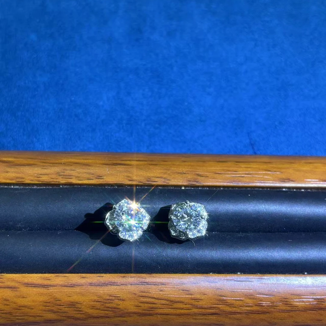 s10045白色四叶草耳钉多样性发货