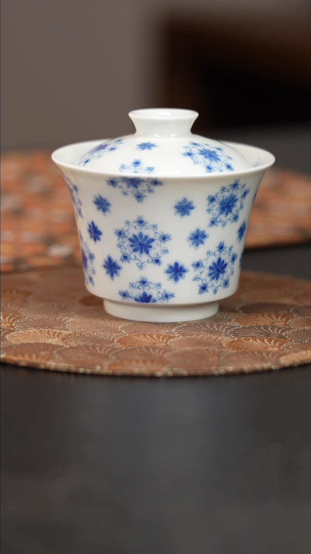 【闪购商品】杯看山柴窑青花团花