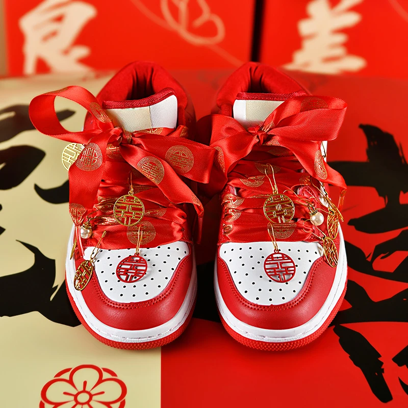 秀禾婚鞋aj红色新娘鞋结婚国风本命红板鞋情侣DUNK百搭低帮休闲鞋