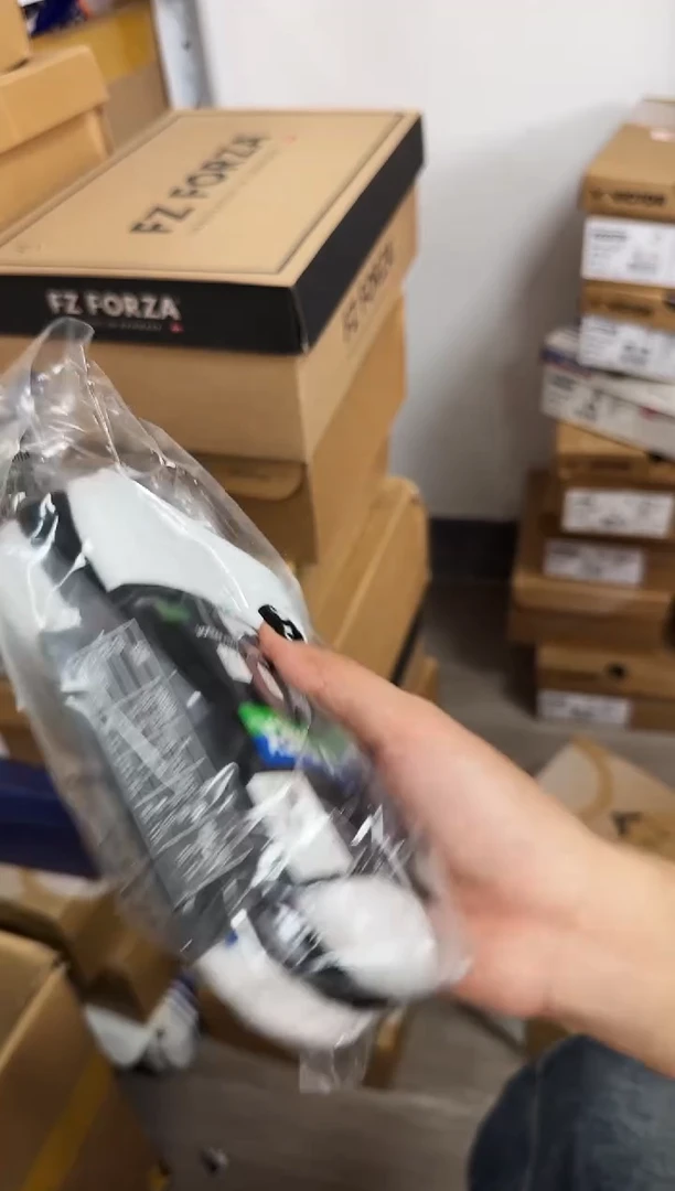 全新正品 儿童三双（29-35码）