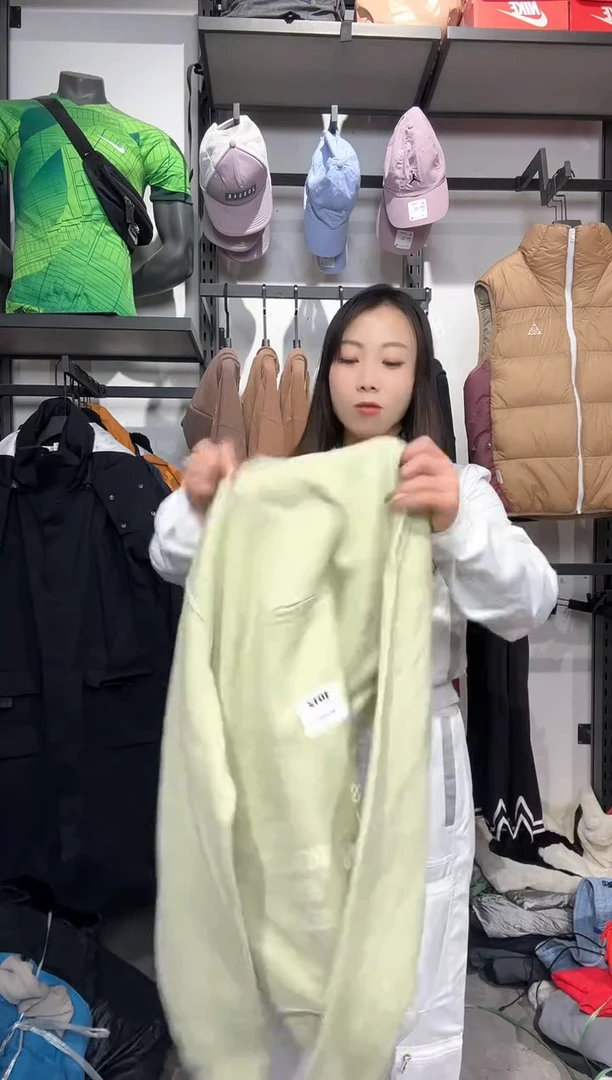 1662  编码 瑕疵款直播间过款为准 尺码    身高  175 L