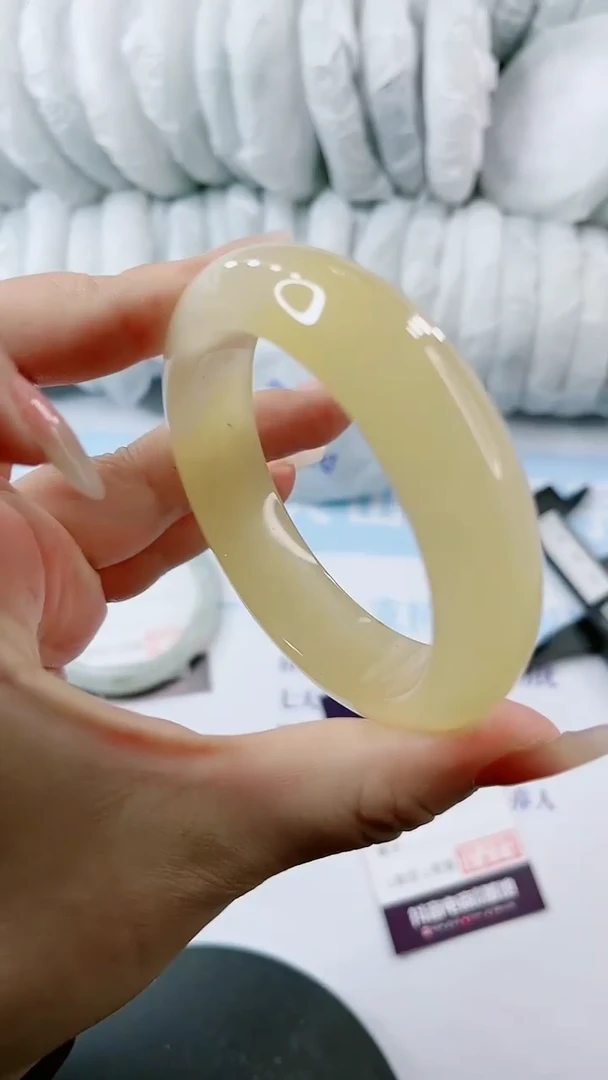 【闪购商品】石英质玉手镯未镶嵌0145935301-多样性发货