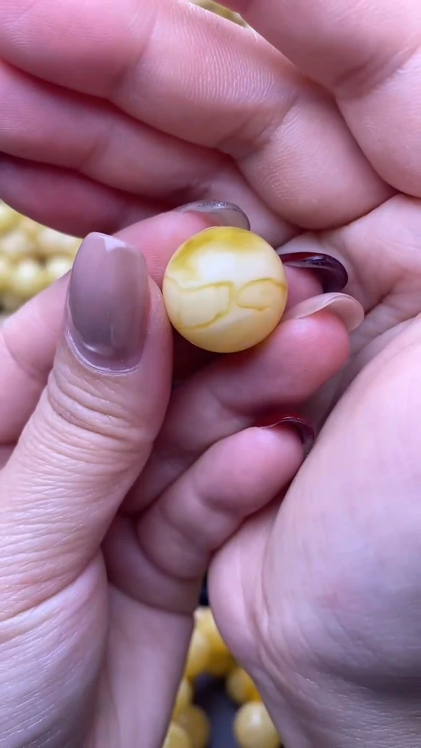 【闪购商品】琥珀裸石未镶嵌月.31/卡18