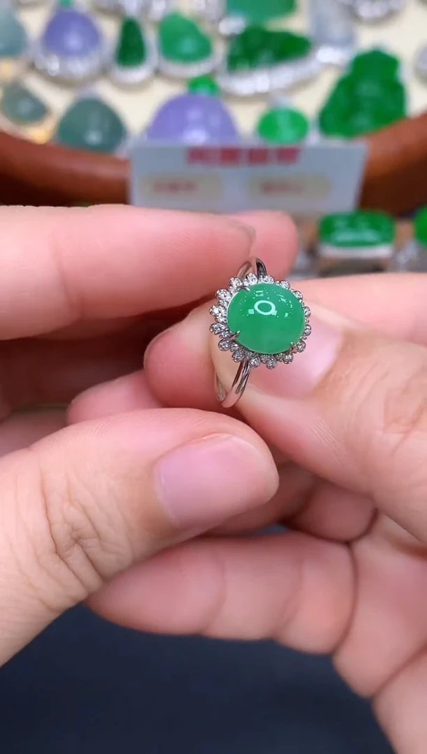 18K金镶嵌戒指翡翠435-中国好珍宝