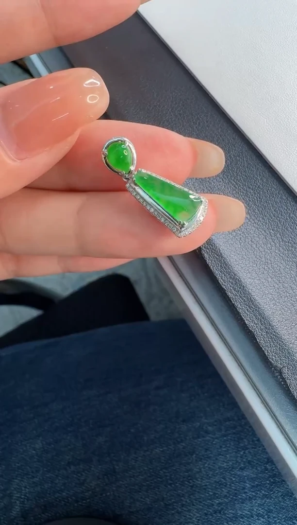 颈饰18K金镶嵌翡翠缅甸A货翡翠