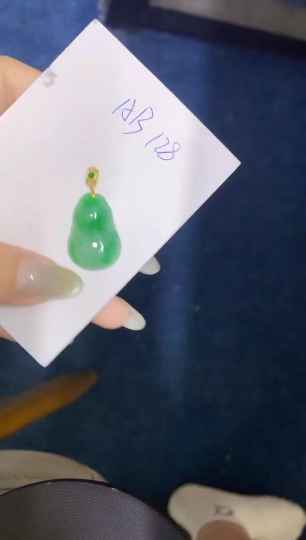 翡翠未镶嵌颈饰缅甸天然翡翠A货