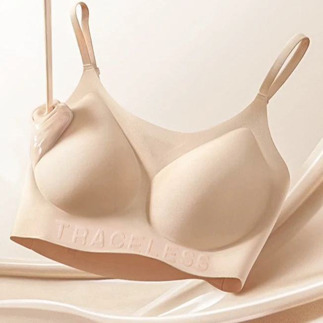 beuillny/比优妮字母发泡无痕粉底液隐形内衣835