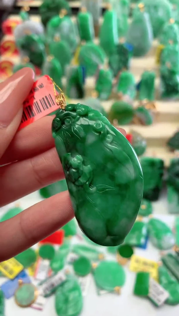 【闪购商品】翡翠颈饰18K金镶嵌挂件