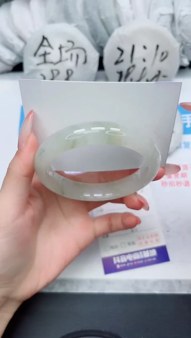 【闪购商品】石英质玉手镯未镶嵌202