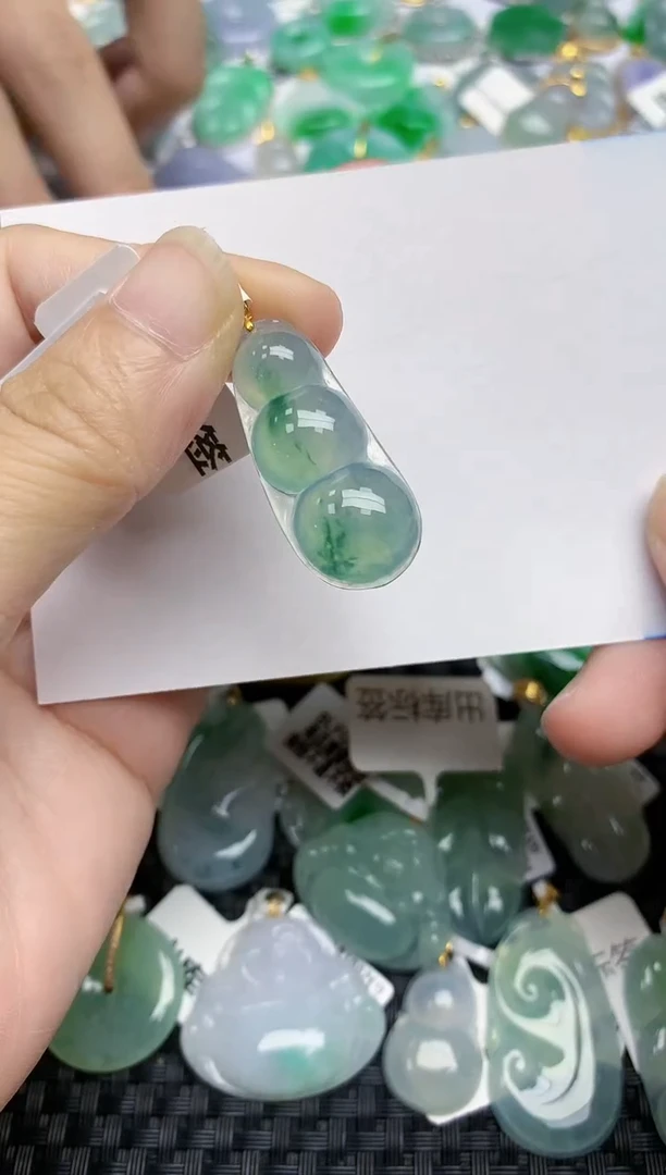 翡翠18K金镶嵌颈饰 天然翡翠A货