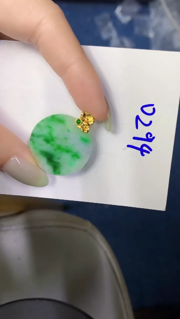 翡翠未镶嵌颈饰缅甸天然翡翠A货