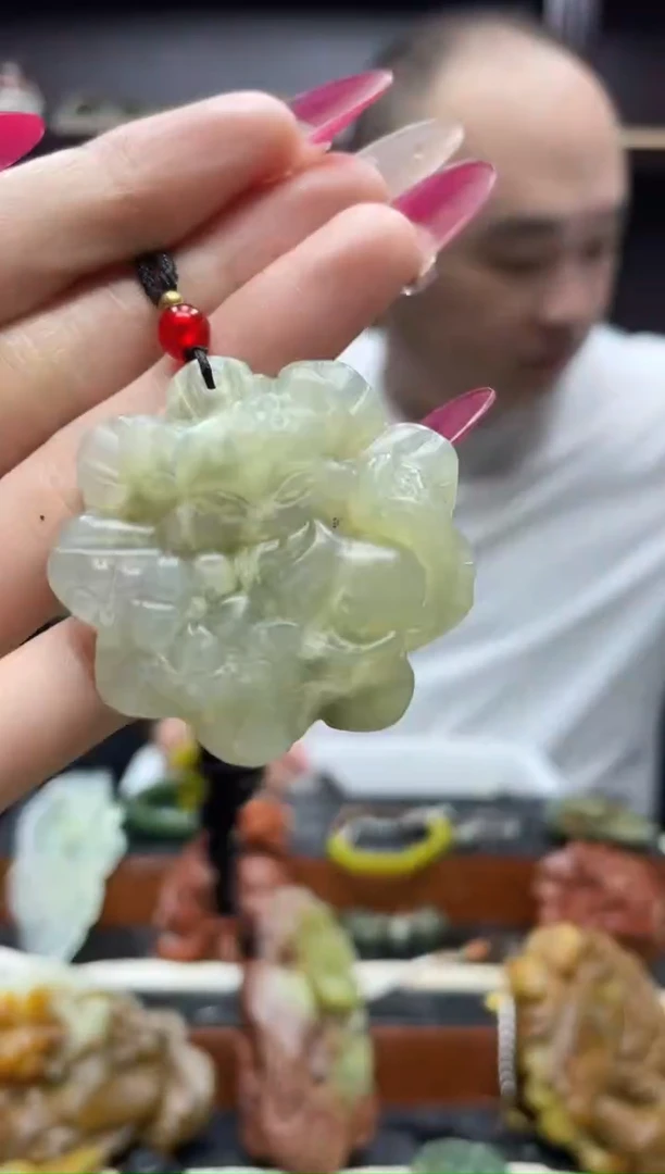 未镶嵌岫玉吊坠·