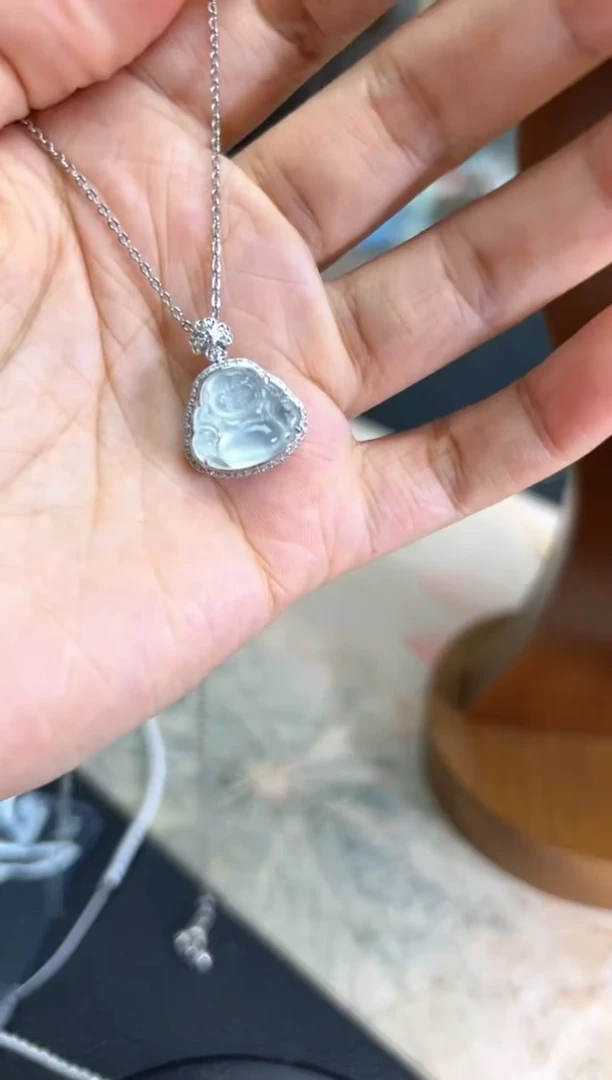 翡翠18K金镶嵌颈饰收到货品48小时鉴赏期（超时不退不换）