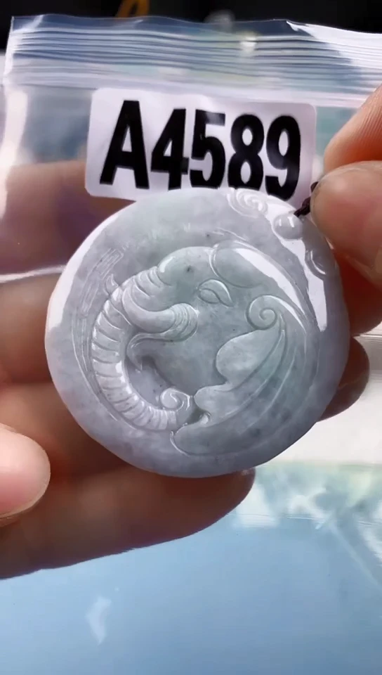 翡翠未镶嵌颈饰天然翡翠吊坠挂件