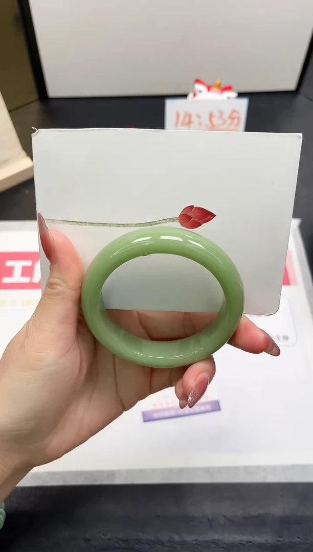 【闪购商品】石英质玉手镯未镶嵌12-57