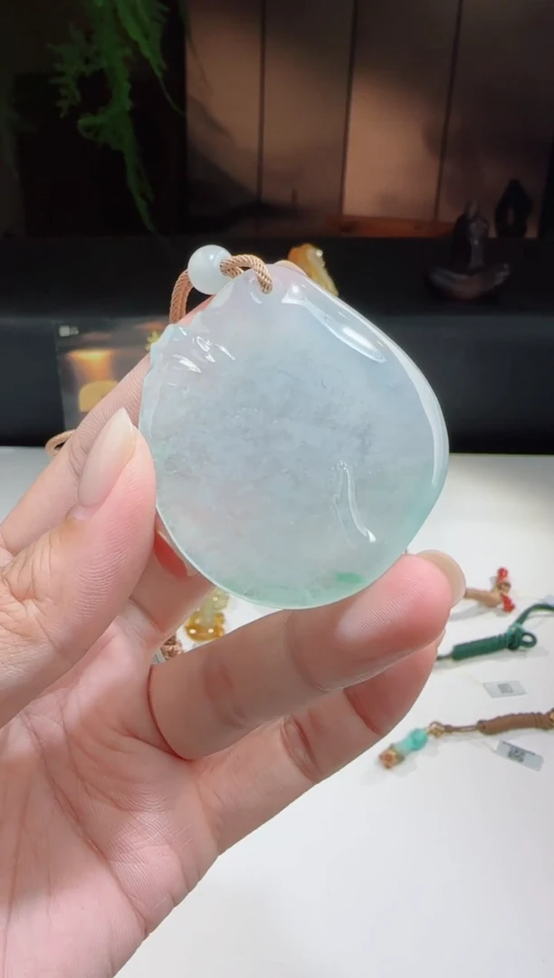 颈饰未镶嵌翡翠洋