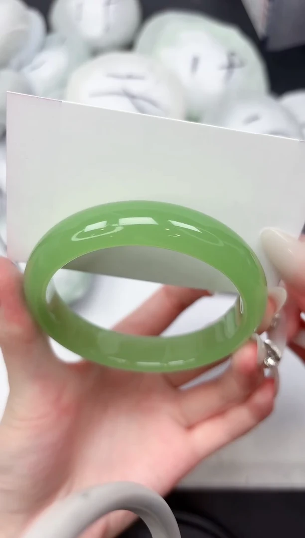 未镶嵌手镯石英质玉236-61.2