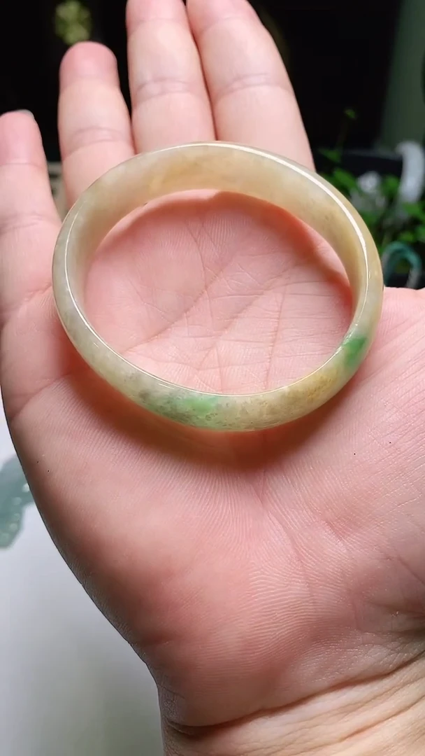 翡翠手镯未镶嵌手镯
