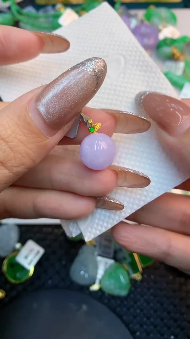 颈饰18K金镶嵌翡翠1