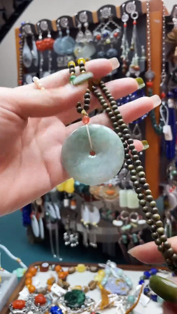 颈饰未镶嵌翡翠饰品