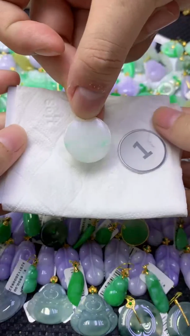 颈饰未镶嵌翡翠天然缅甸翡翠A货