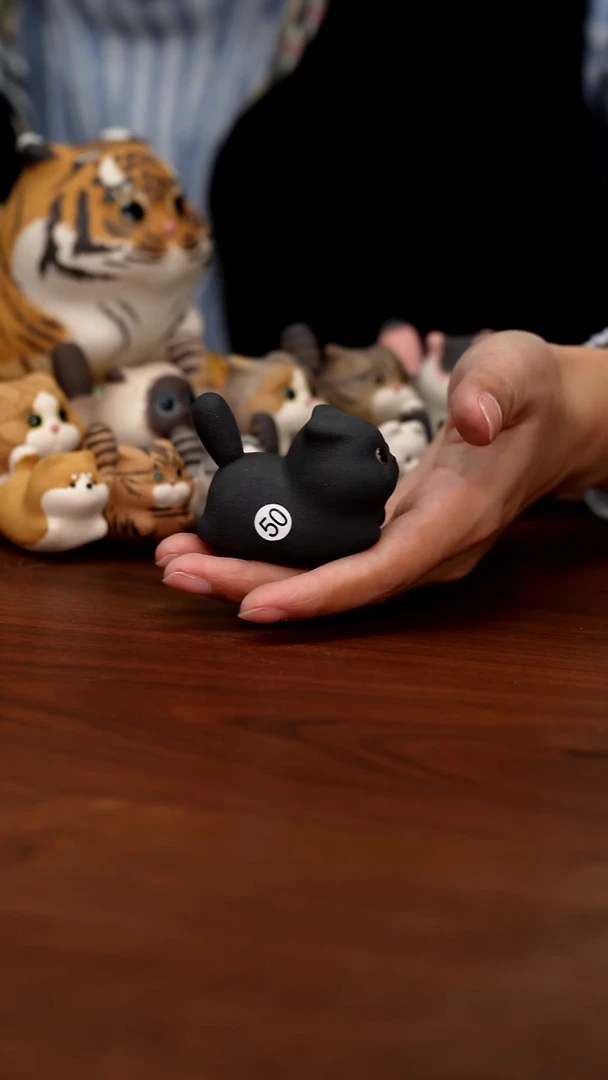 紫砂摆件余韵的猫猫