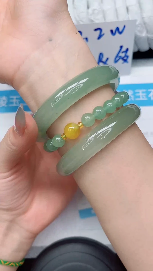 未镶嵌手镯石英质玉165-62