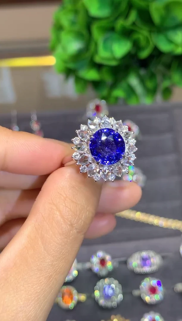 戒指蓝宝石18K金镶嵌无烧  3.58CT