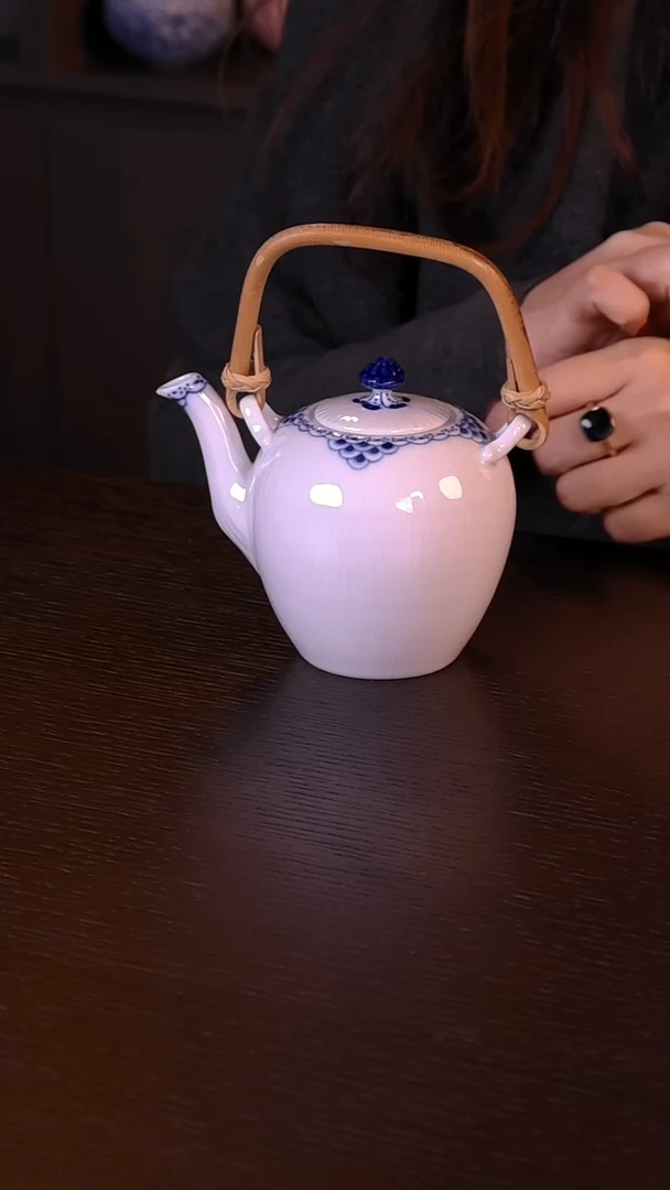 rc    公主蓝   提篮壶