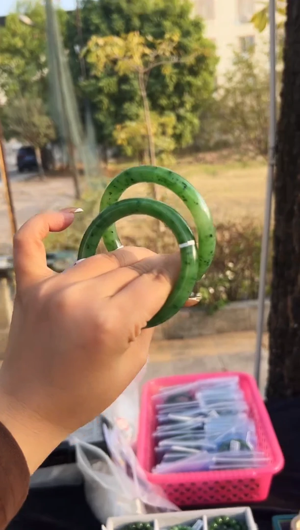 【闪购商品】和田玉（碧玉）手镯未镶嵌手镯