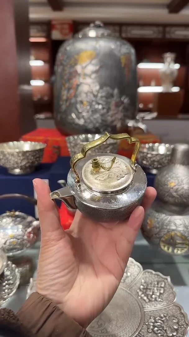 足银手工精工花丝蝶恋花熏色提梁泡茶壶
