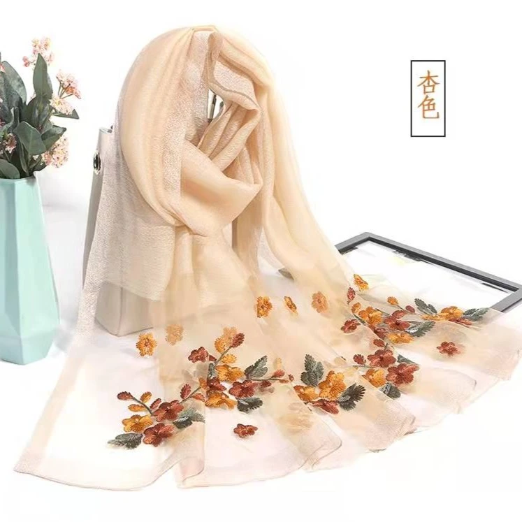 2025秋冬新款杏色海棠花围巾 微瑕披肩 保暖围巾女