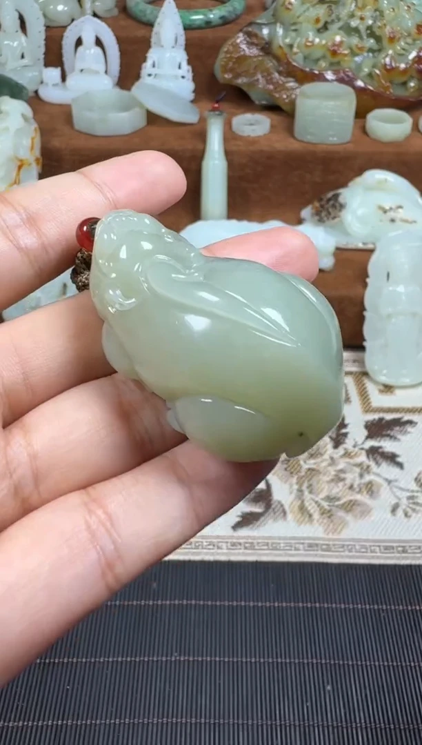 颈饰未镶嵌和田玉1