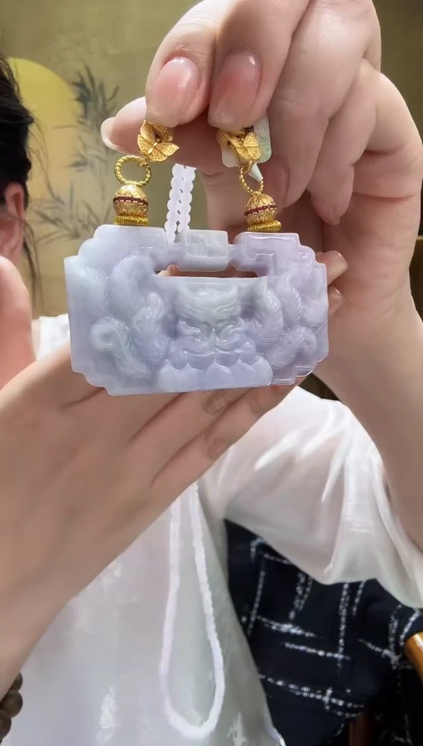 颈饰未镶嵌翡翠吊坠